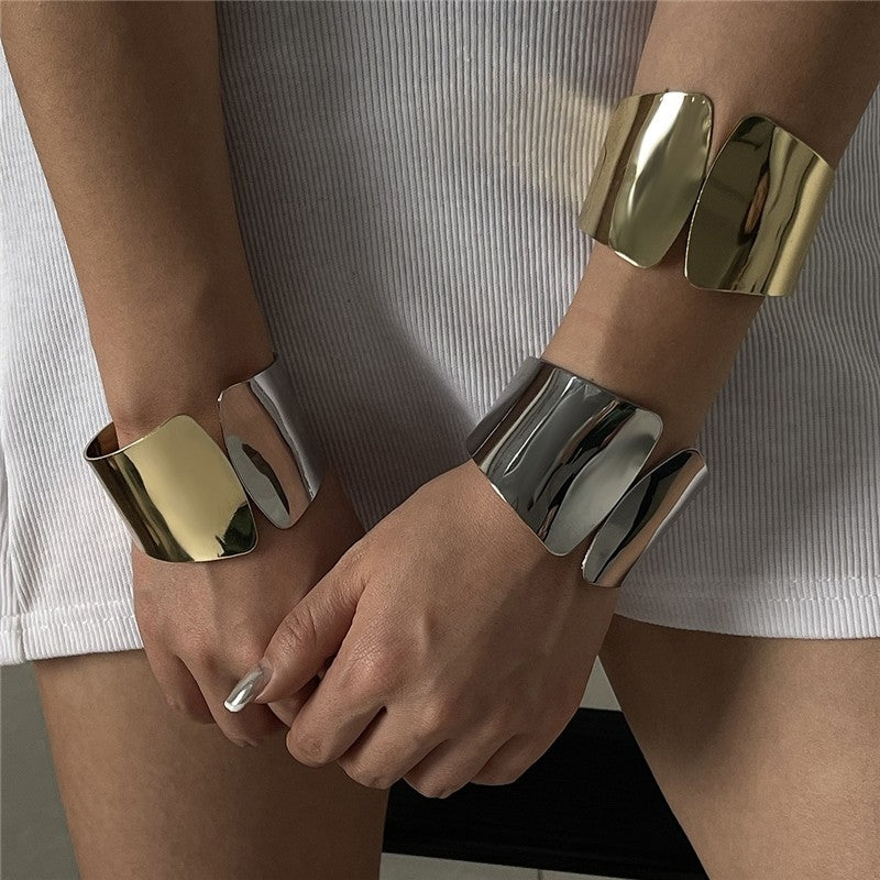 11010598