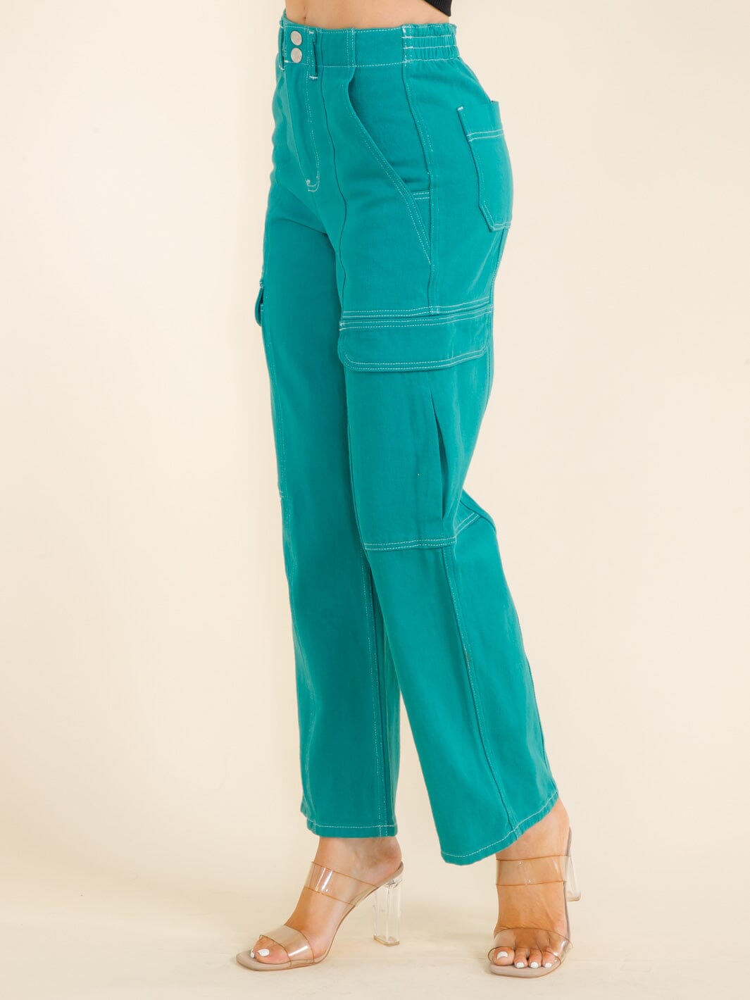 WOMEN'S BUTTON CLOSURE CARGO POCKETS WIDE LEG DENIM PANTS