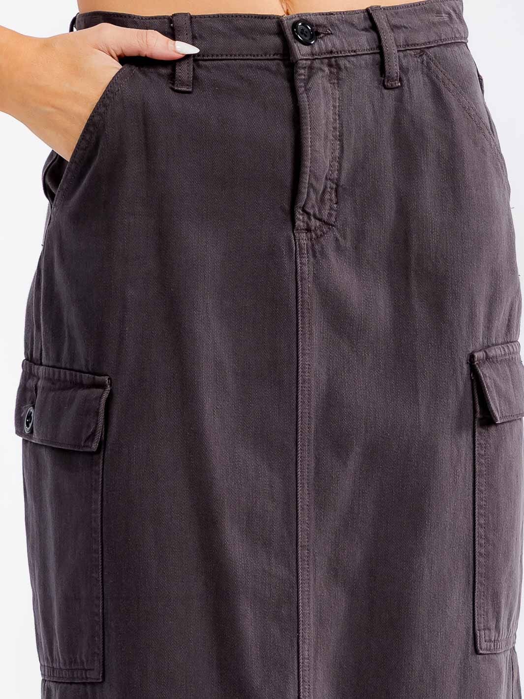 WOMEN'S BUTTON CLOSURE CARGO POCKETS DENIM MAXI SKIRT