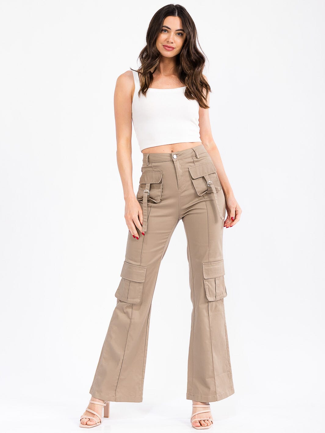 WOMEN'S BUTTON CLOSURE CARGO POCKETS BELL LEG DENIM PANTS