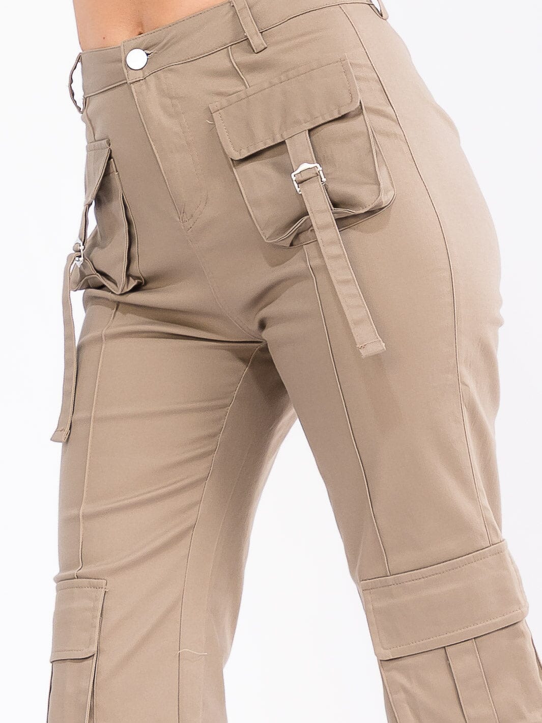 WOMEN'S BUTTON CLOSURE CARGO POCKETS BELL LEG DENIM PANTS