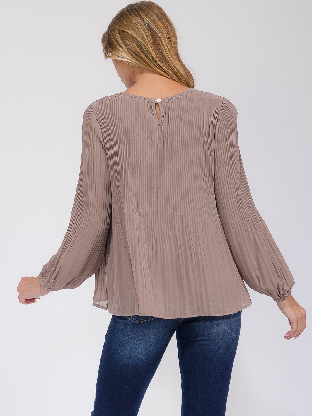 WOMEN'S LONG SLEEVE PLEATED BLOUSE