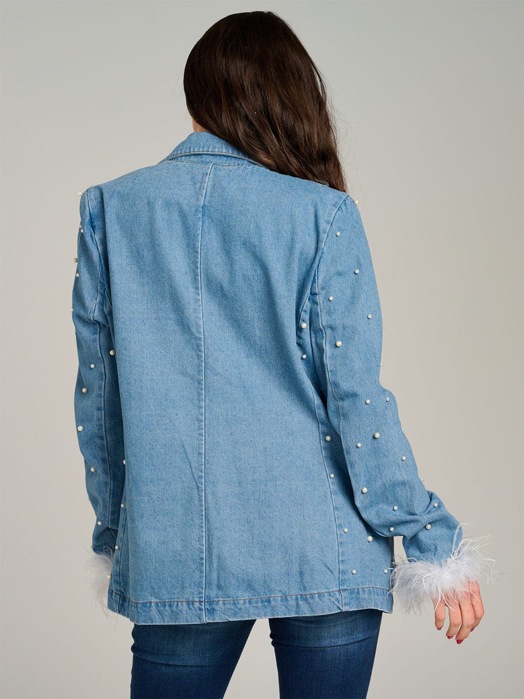 WOMEN'S LONG SLEEVE BUTTON CLOSURE FRONT POCKET PEARL DENIM JACKET