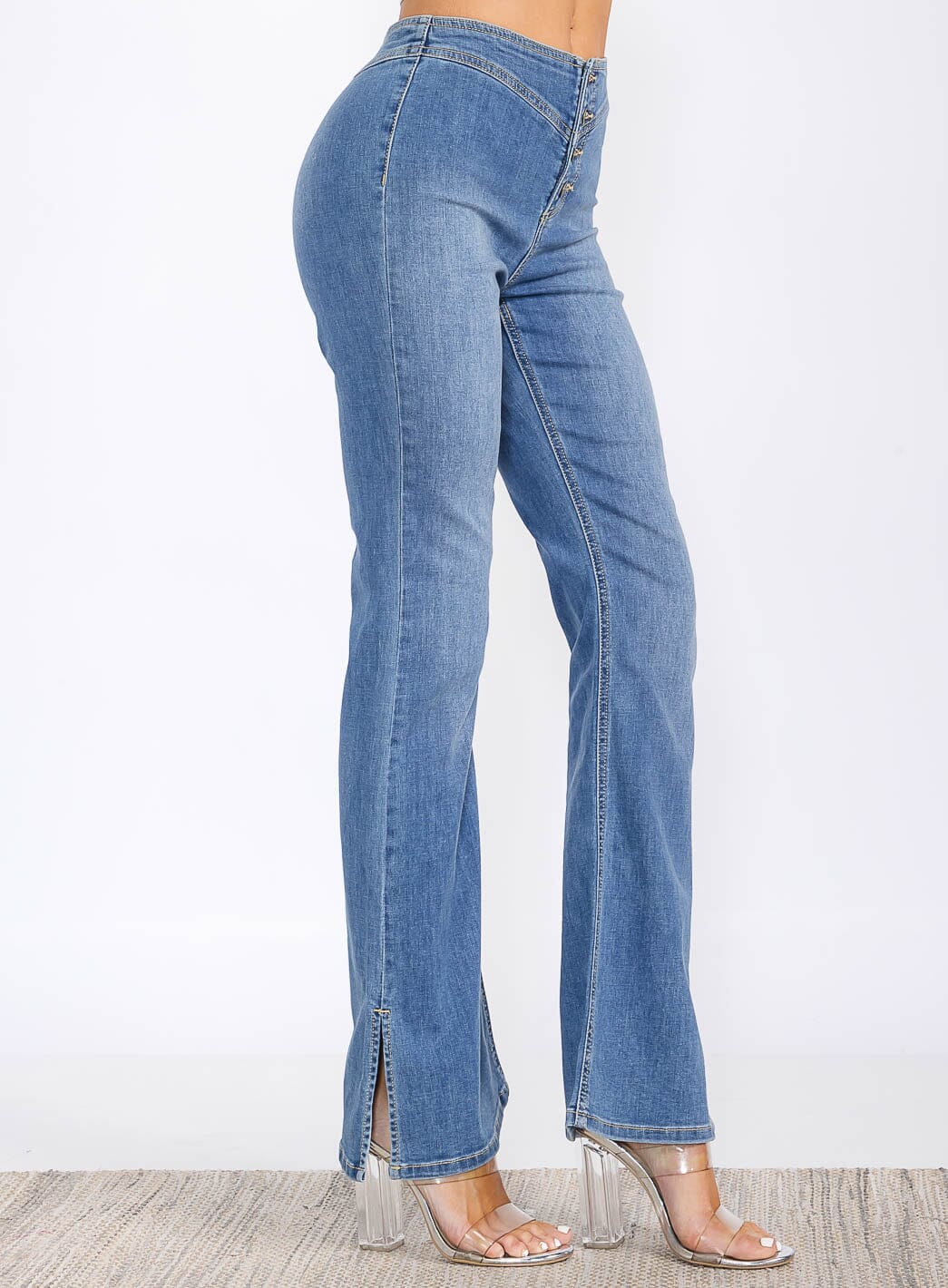 WOMEN'S BUTTON CLOSURE WASHED BELL LEG DENIM PANTS